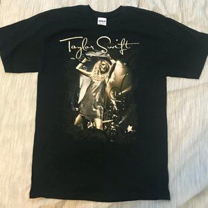 Taylor Swift 2009-10 FEARLESS Tour T-Shirt MEDIUM